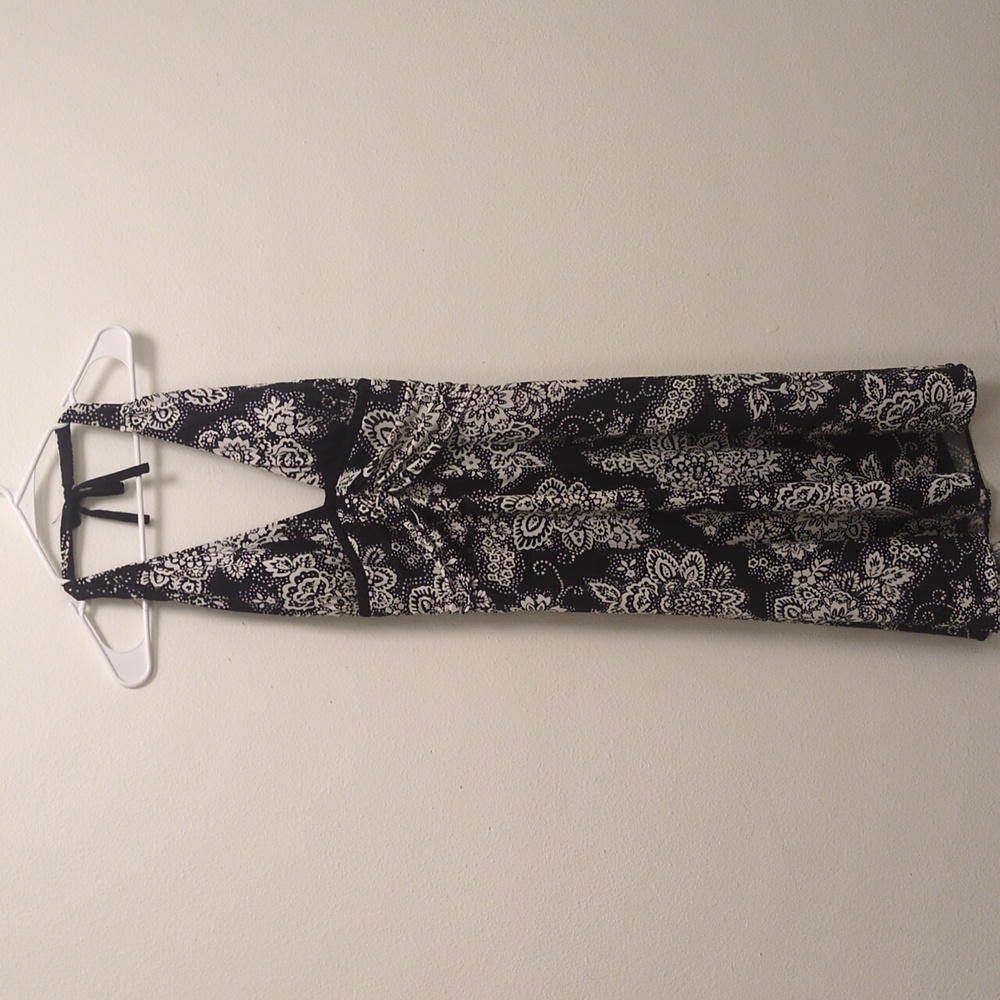 Stunning Halter Dress with Floral Design - Picture 13 of 13